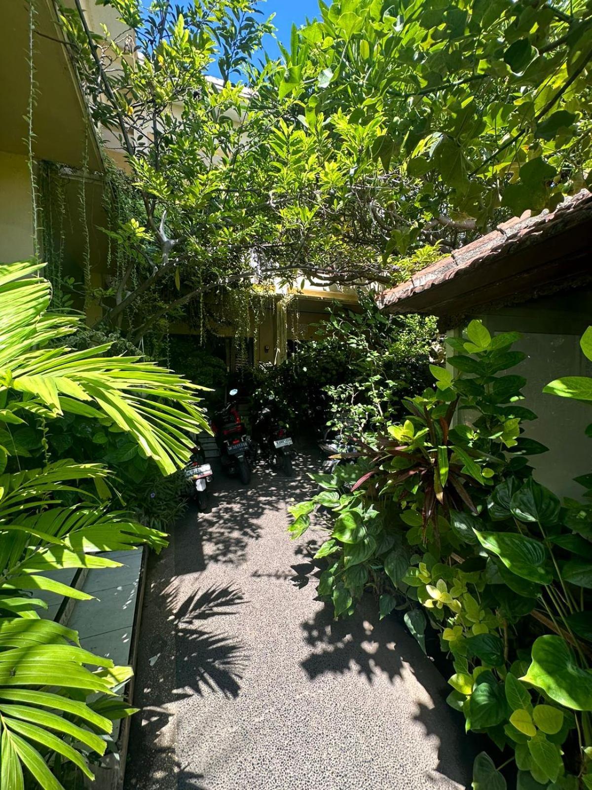 Sari Buana Bed & Breakfast Kuta  Ngoại thất bức ảnh