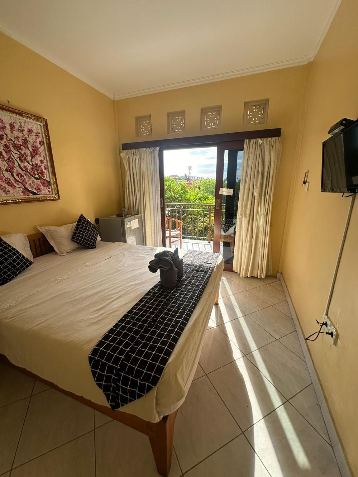 Sari Buana Bed & Breakfast Kuta  Ngoại thất bức ảnh