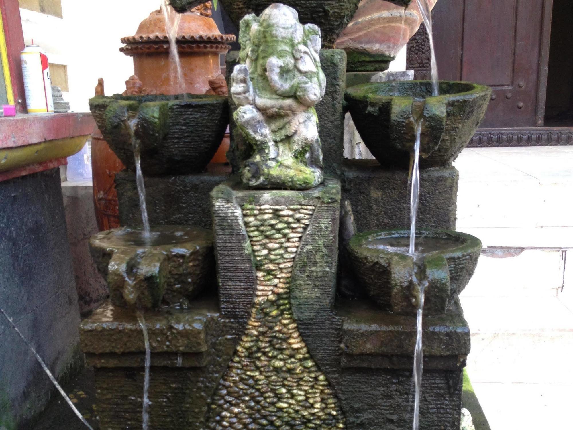 Sari Buana Bed & Breakfast Kuta  Ngoại thất bức ảnh
