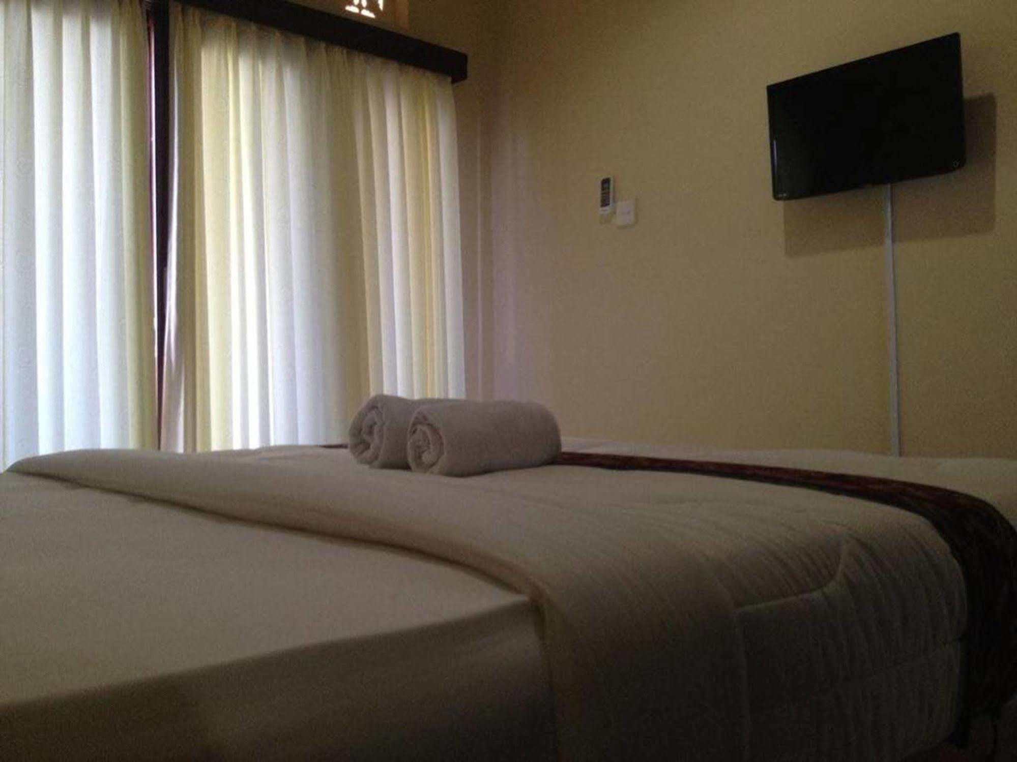 Sari Buana Bed & Breakfast Kuta  Ngoại thất bức ảnh