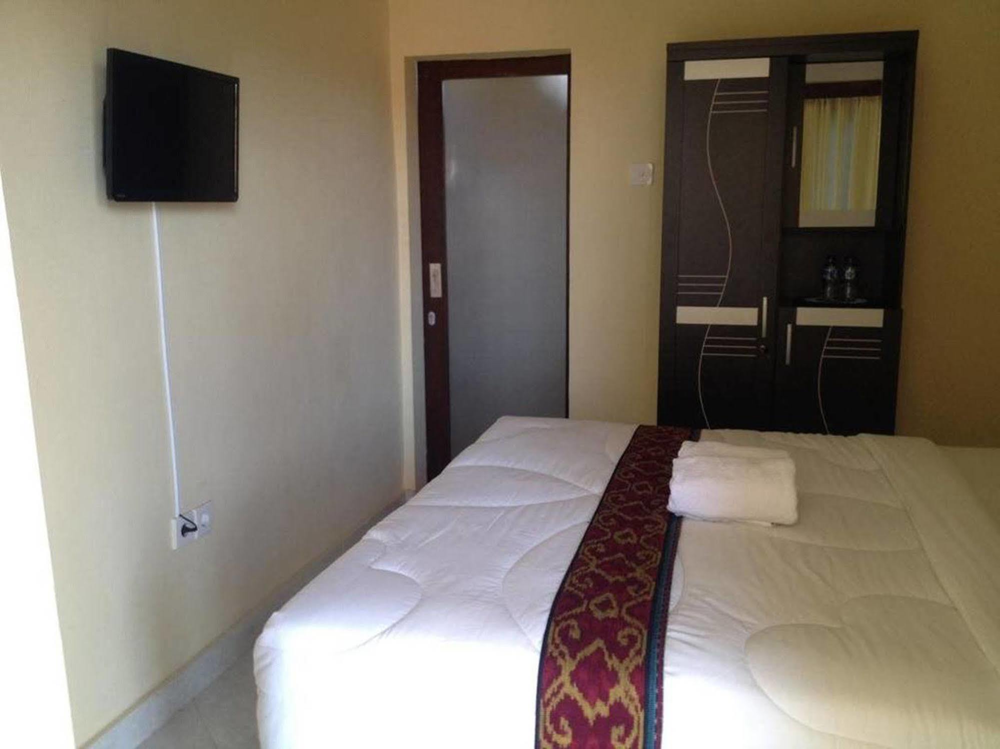 Sari Buana Bed & Breakfast Kuta  Ngoại thất bức ảnh
